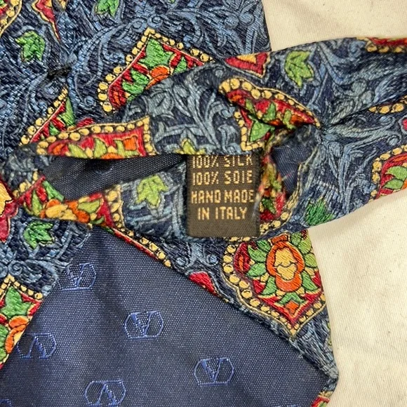 Vintage Valentino - Picture 6 of 7